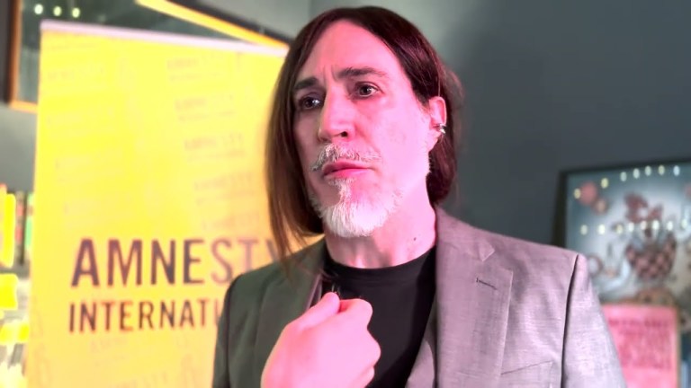 Intervista a Manuel Agnelli e Alba Bonetti in occasione del premio Amnesty International Italia Intervista a Manuel Agnelli e Alba Bonetti in occasione del premio Amnesty International Italia