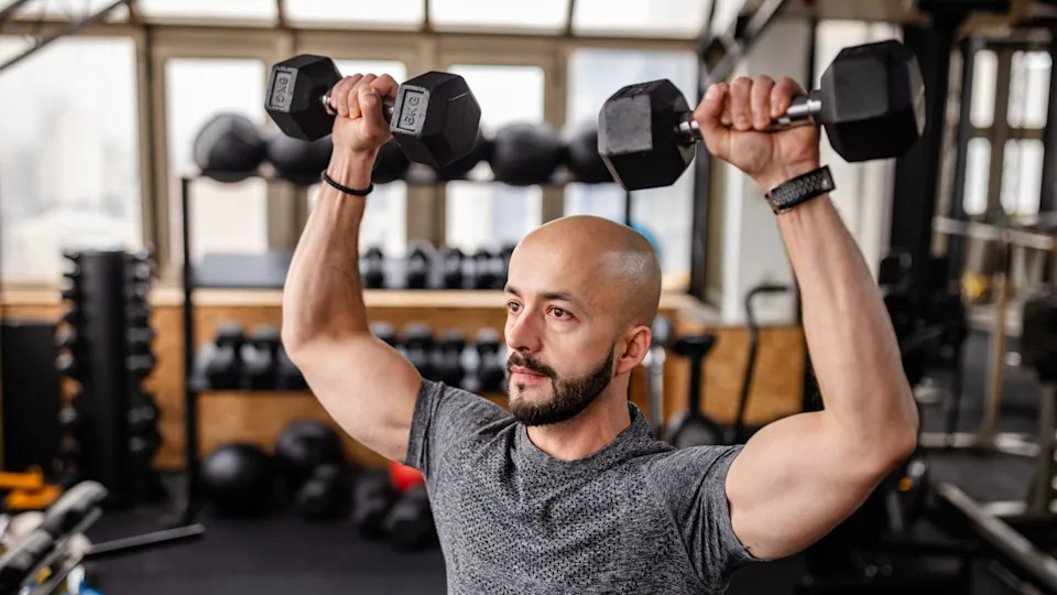 Weekly Dumbbell Muscle-Building Plan For Men That Gets Results! Weekly Dumbbell Muscle-Building Plan For Men That Gets Results!