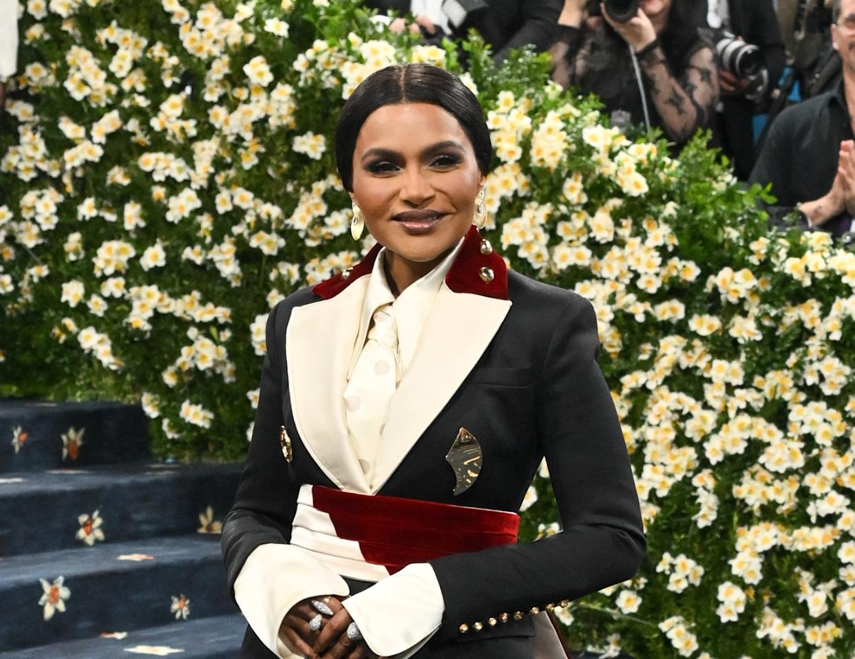 Mindy Kaling Weight Loss Transformation Shines at 2025 Met Gala Mindy Kaling Weight Loss Transformation Shines at 2025 Met Gala