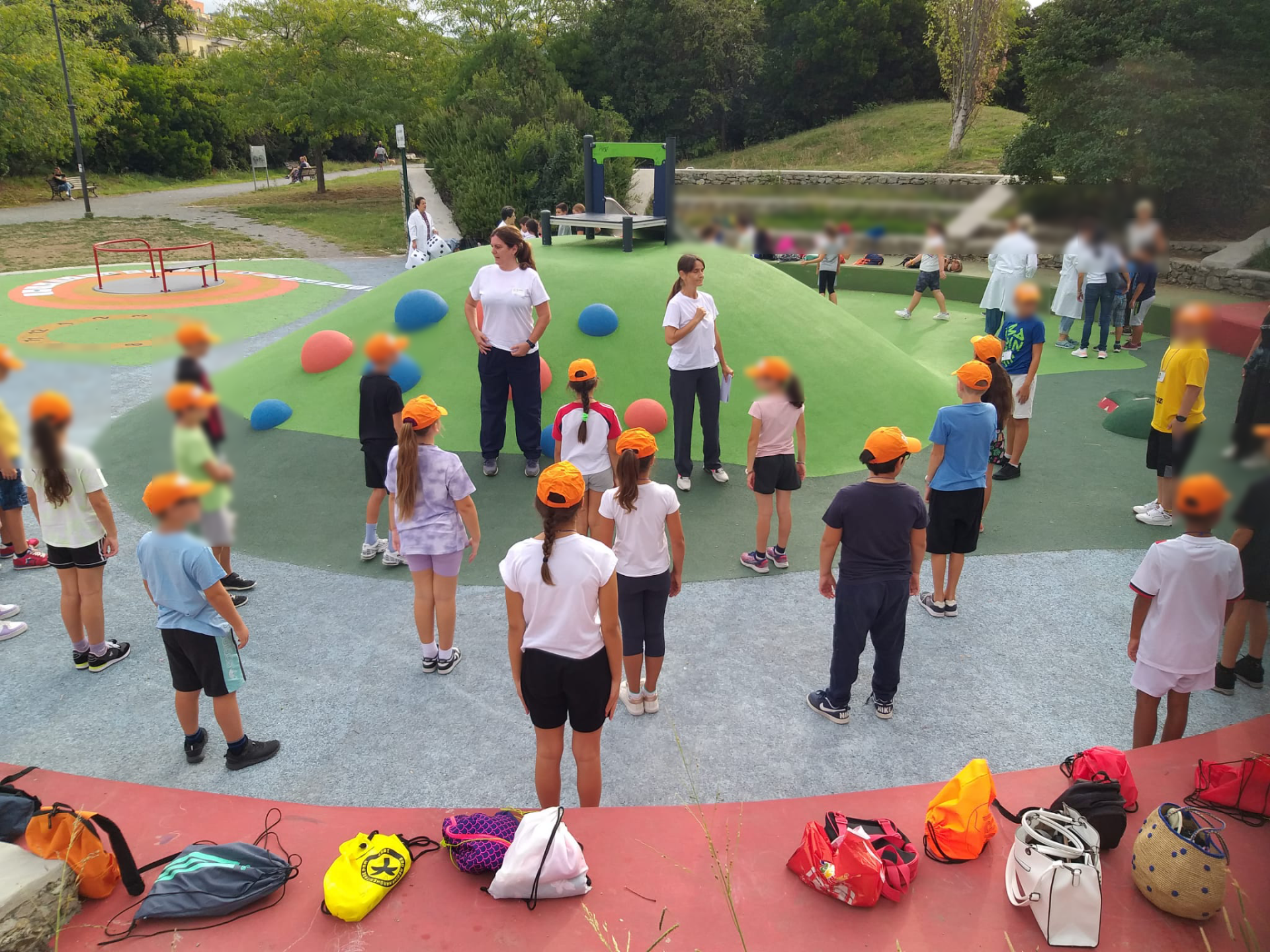 Risparmia energia: usa quella giusta. A Pra’ 400 alunni protagonisti di laboratori educativi Risparmia energia: usa quella giusta. A Pra’ 400 alunni protagonisti di laboratori educativi