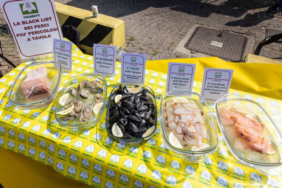 Coldiretti: un allarme alimentare a settimana riguarda il pesce straniero Coldiretti: un allarme alimentare a settimana riguarda il pesce straniero
