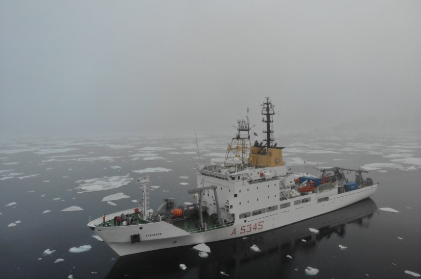 La Marina Militare partecipa al Salone Nautico di Genova La Marina Militare partecipa al Salone Nautico di Genova