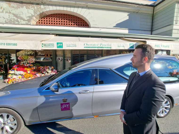 Funerale sociale, Asef: «Sconti e agevolazioni, ma dal primo marzo serve nuovo Isee» Funerale sociale, Asef: «Sconti e agevolazioni, ma dal primo marzo serve nuovo Isee»