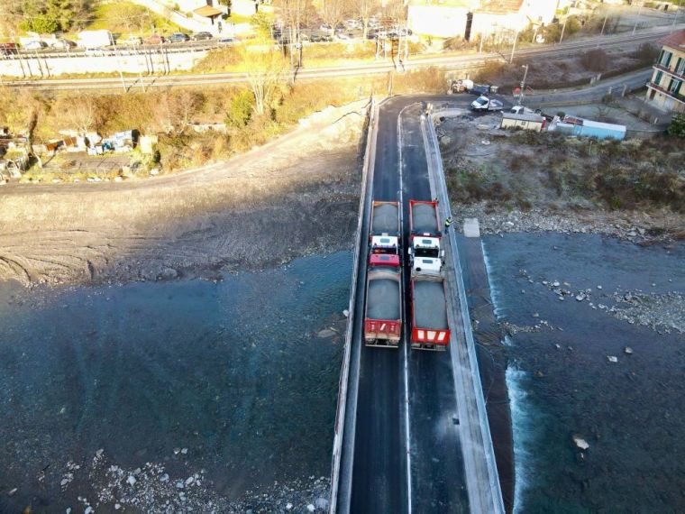Infrastrutture, apre ai mezzi pesanti il nuovo ponte di Pietrafaccia a Ronco Scrivia Infrastrutture, apre ai mezzi pesanti il nuovo ponte di Pietrafaccia a Ronco Scrivia