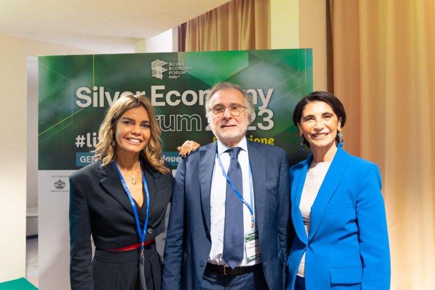 Silver age, a Genova nasce il decalogo per i diritti degli anziani Silver age, a Genova nasce il decalogo per i diritti degli anziani