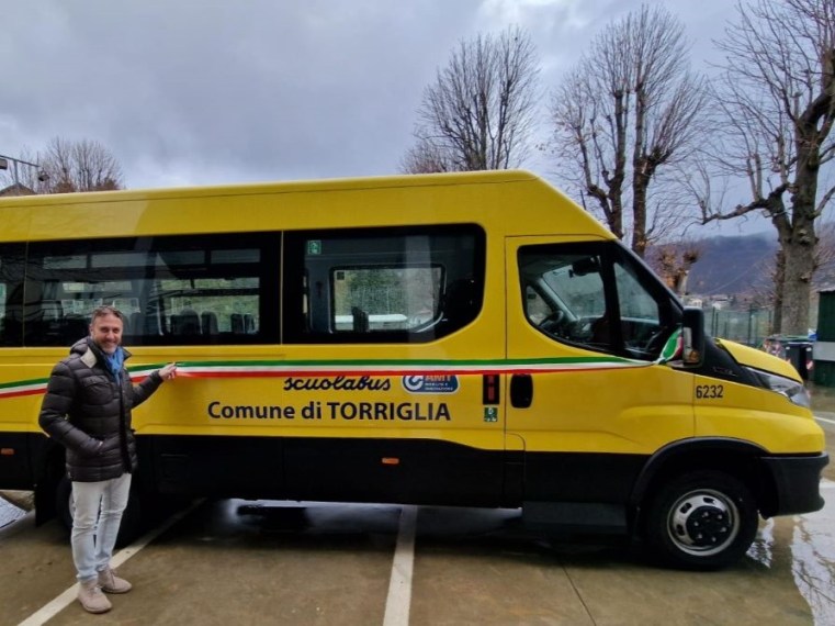 Torriglia, Regione Liguria dona uno scuolabus a servizio di 8 Comuni dell’entroterra Torriglia, Regione Liguria dona uno scuolabus a servizio di 8 Comuni dell’entroterra