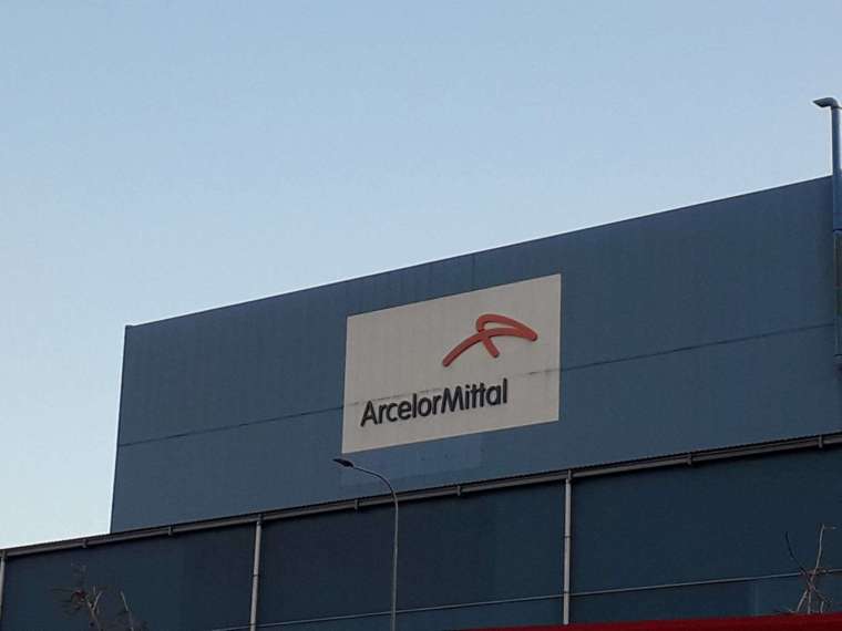Aree ex Ilva, Toti: «Non è guerra tra logistica e acciaio, chi darà più lavoro avrà nostro sostegno» Aree ex Ilva, Toti: «Non è guerra tra logistica e acciaio, chi darà più lavoro avrà nostro sostegno»