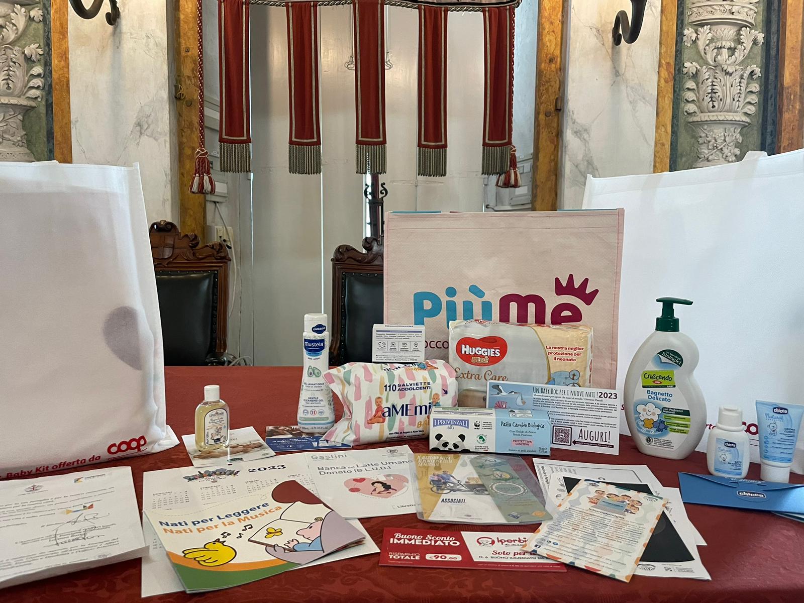 Nuovi nati, il Comune di Genova anche per il 2023 conferma il baby kit Nuovi nati, il Comune di Genova anche per il 2023 conferma il baby kit