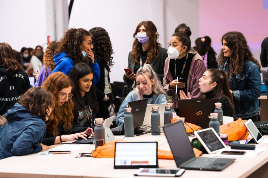 A Genova la quarta edizione di hackher_ per avvicinare le donne al mondo dello Stem e dell’IT A Genova la quarta edizione di hackher_ per avvicinare le donne al mondo dello Stem e dell’IT