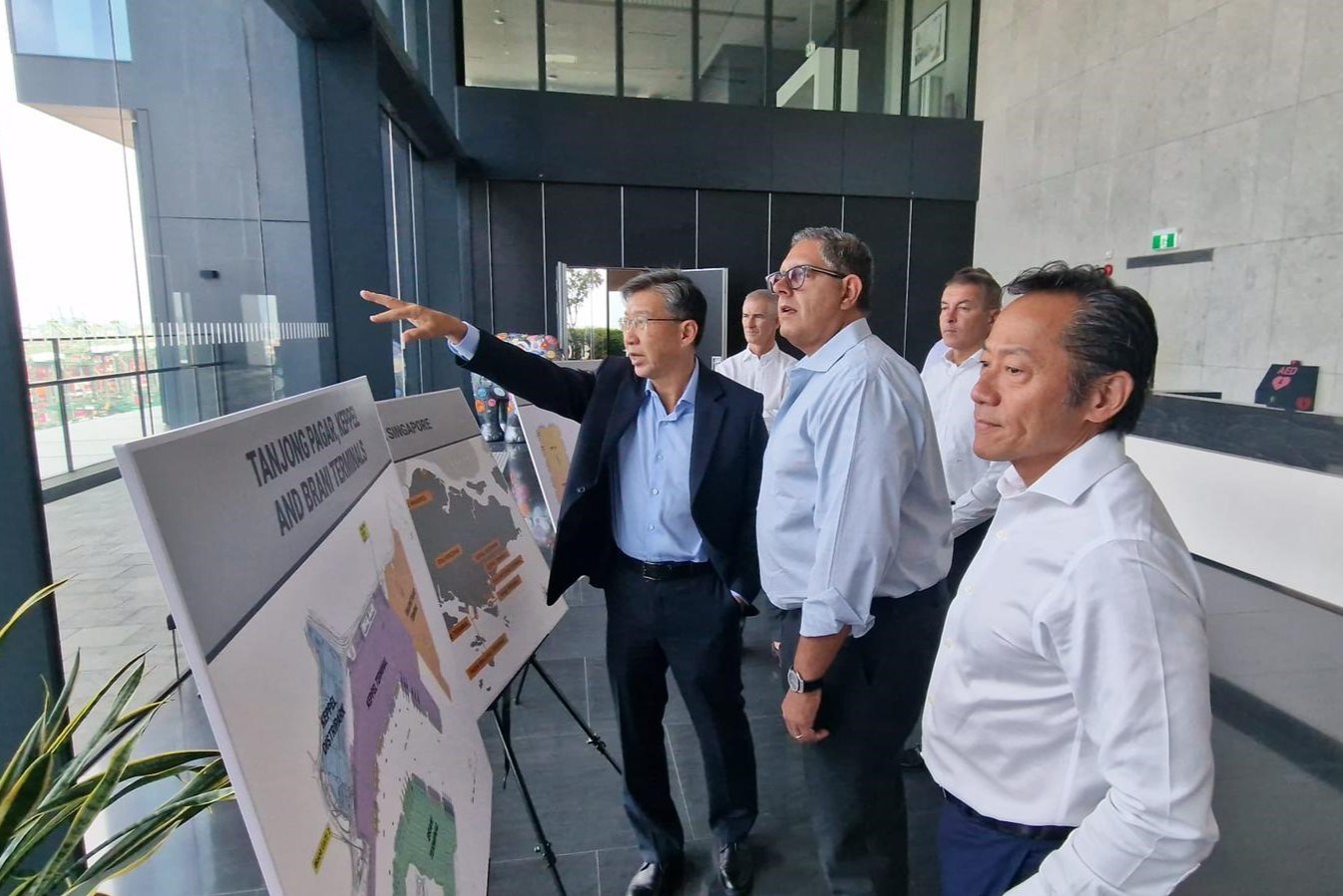 Porti, Toti a Singapore: «Confronto proficuo con big della logistica internazionale» Porti, Toti a Singapore: «Confronto proficuo con big della logistica internazionale»