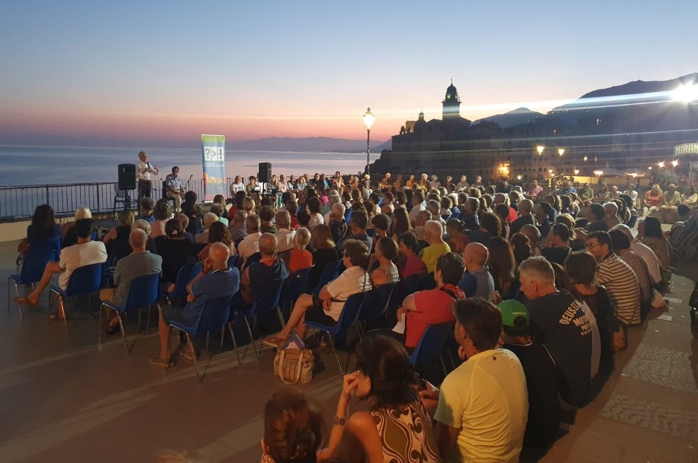 Camogli, dal 7 al 10 settembre la decima edizione del Festival della Comunicazione Camogli, dal 7 al 10 settembre la decima edizione del Festival della Comunicazione