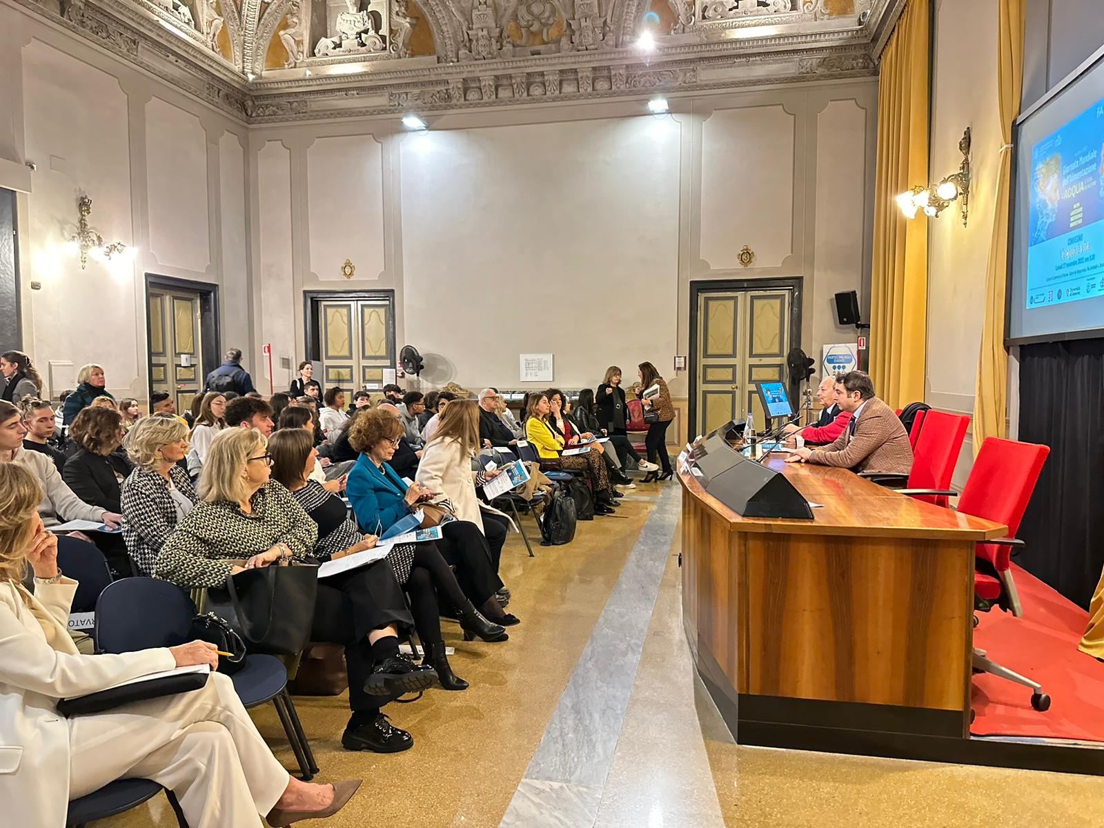 Alla Camera di Commercio di Genova studenti e imprenditori studiano la risorsa acqua Alla Camera di Commercio di Genova studenti e imprenditori studiano la risorsa acqua