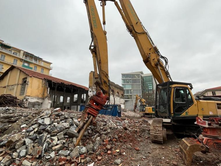 Chiavari, iniziata la demolizione dell’ex area Italgas Chiavari, iniziata la demolizione dell’ex area Italgas