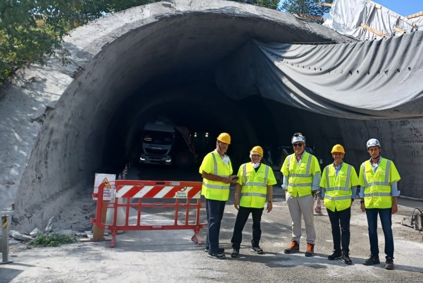 Autostrade: visita al cantiere della galleria Olimpia sulla A26 con le associazioni di consumatori Autostrade: visita al cantiere della galleria Olimpia sulla A26 con le associazioni di consumatori