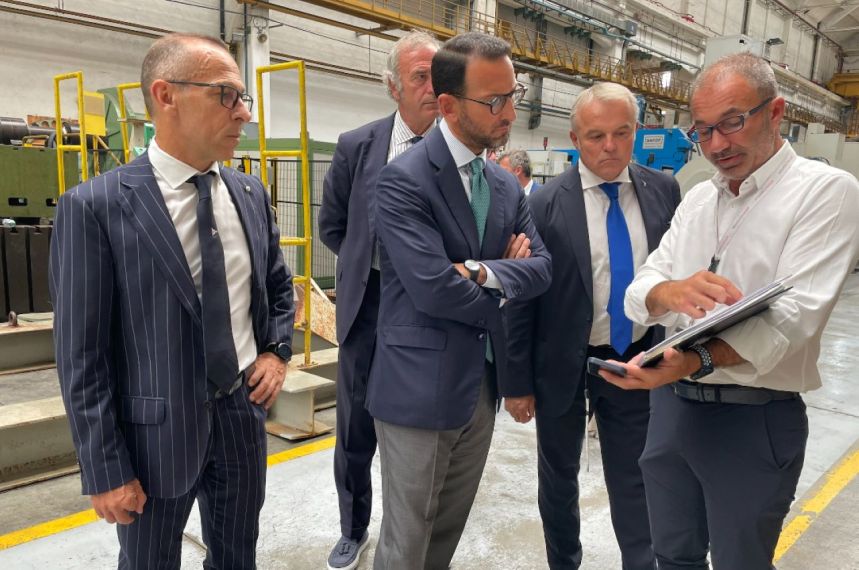 Ansaldo Energia, visita del sottosegretario al Mef Freni: «Governo sosterrà l’azienda nella crescita» Ansaldo Energia, visita del sottosegretario al Mef Freni: «Governo sosterrà l’azienda nella crescita»
