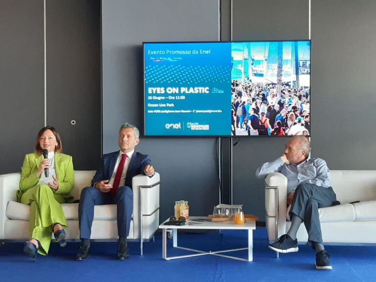 Eyes on plastic: le tecnologie spaziali che accelerano l’innovazione e puliscono i mari Eyes on plastic: le tecnologie spaziali che accelerano l’innovazione e puliscono i mari