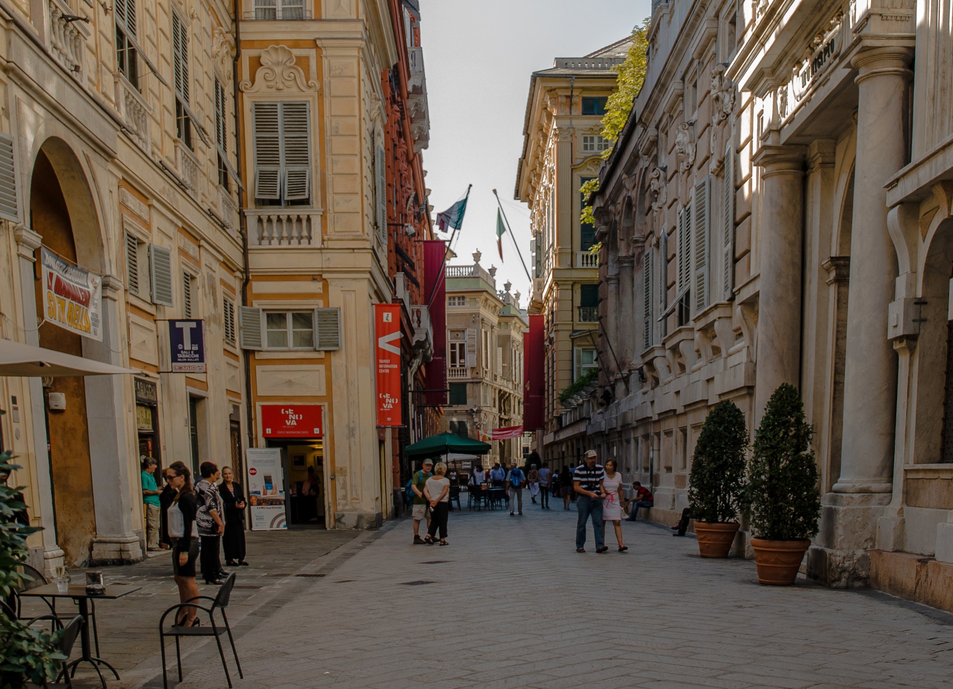 Fuori Salone: tutti gli eventi in città nella settimana del Nautico, c’è anche la Silent Disco in via Garibaldi Fuori Salone: tutti gli eventi in città nella settimana del Nautico, c’è anche la Silent Disco in via Garibaldi