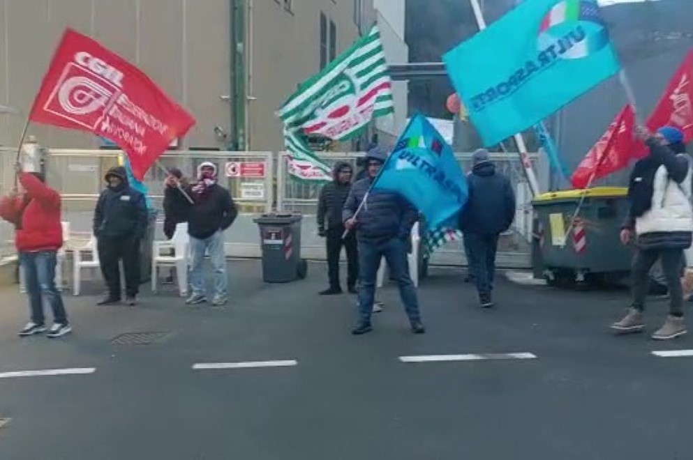 Bocchiotti-Hager: quarto giorno di sciopero e presidio ad Arenzano Bocchiotti-Hager: quarto giorno di sciopero e presidio ad Arenzano