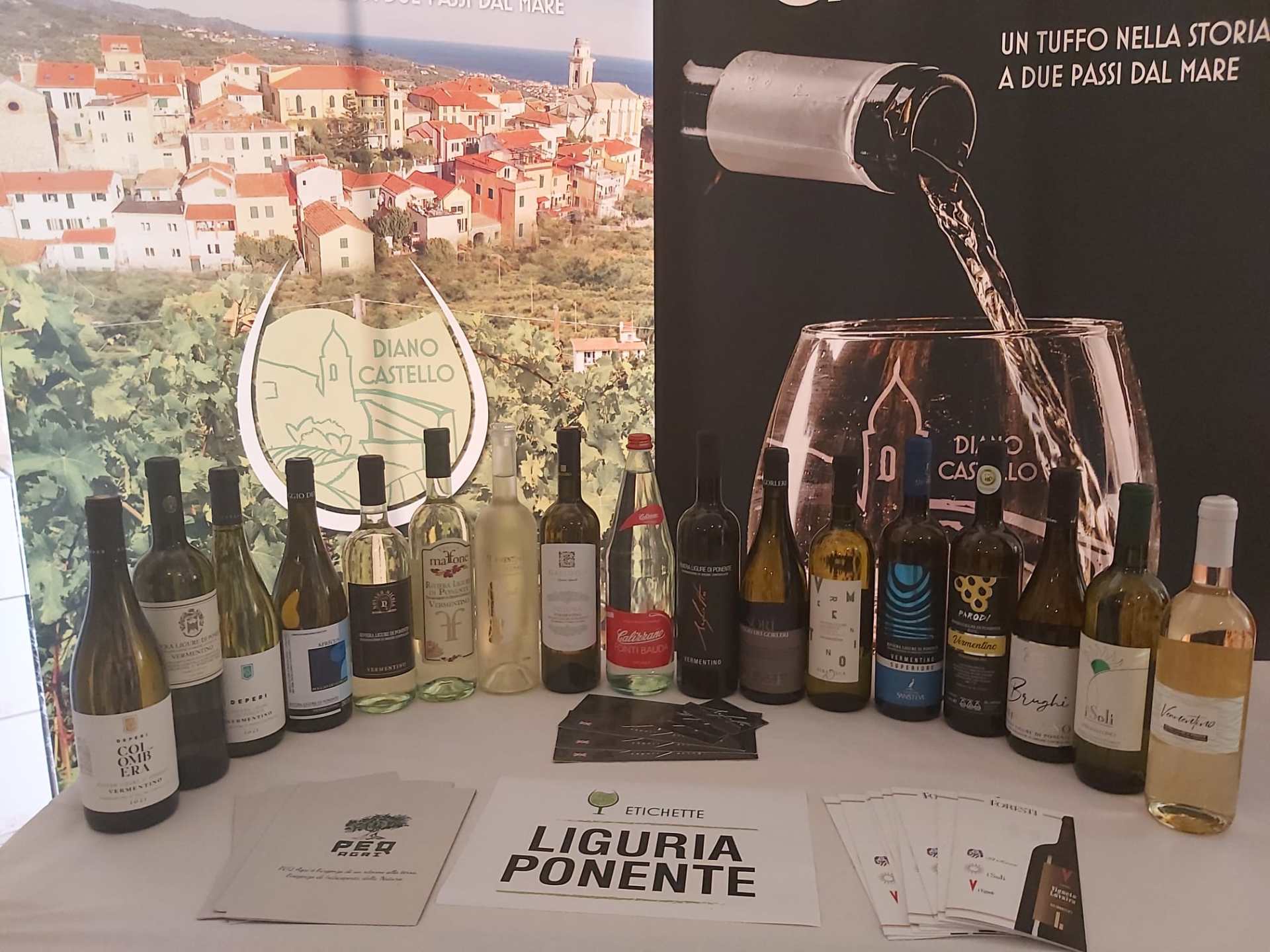 Sette regioni e oltre 100 etichette per il Premio Vermentino Sette regioni e oltre 100 etichette per il Premio Vermentino