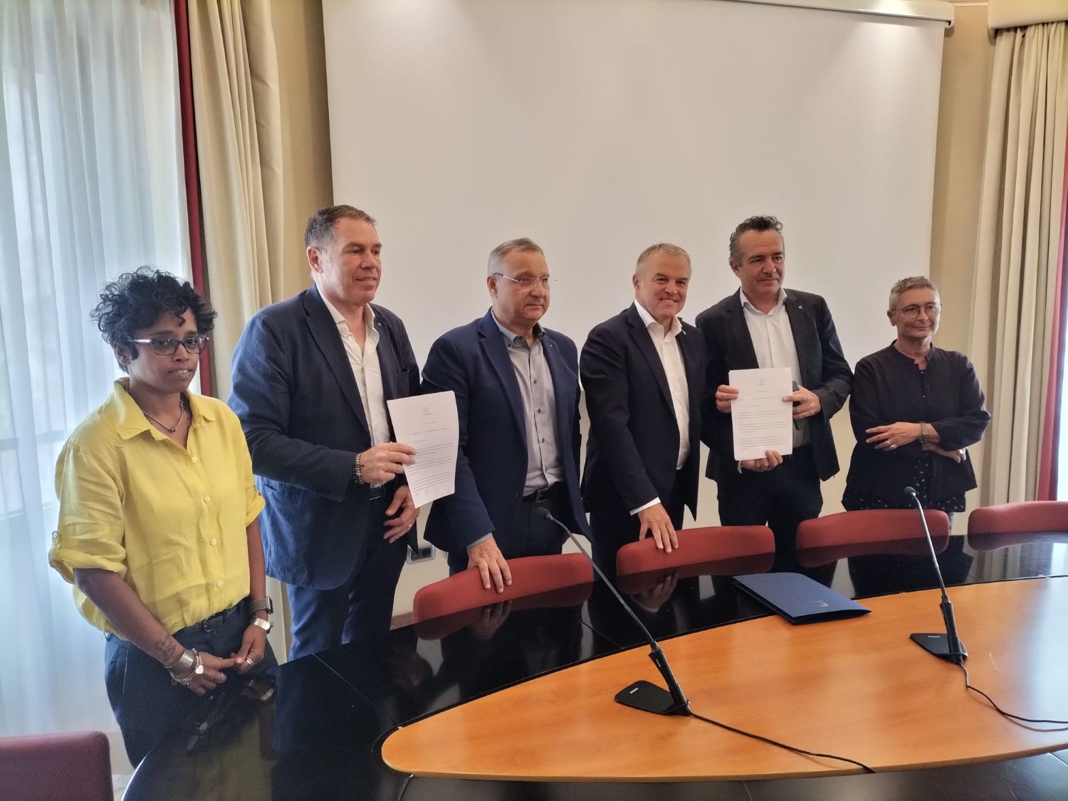 Lavoro: siglato protocollo su linee guida fondi Fesr per aree di crisi industriale Lavoro: siglato protocollo su linee guida fondi Fesr per aree di crisi industriale