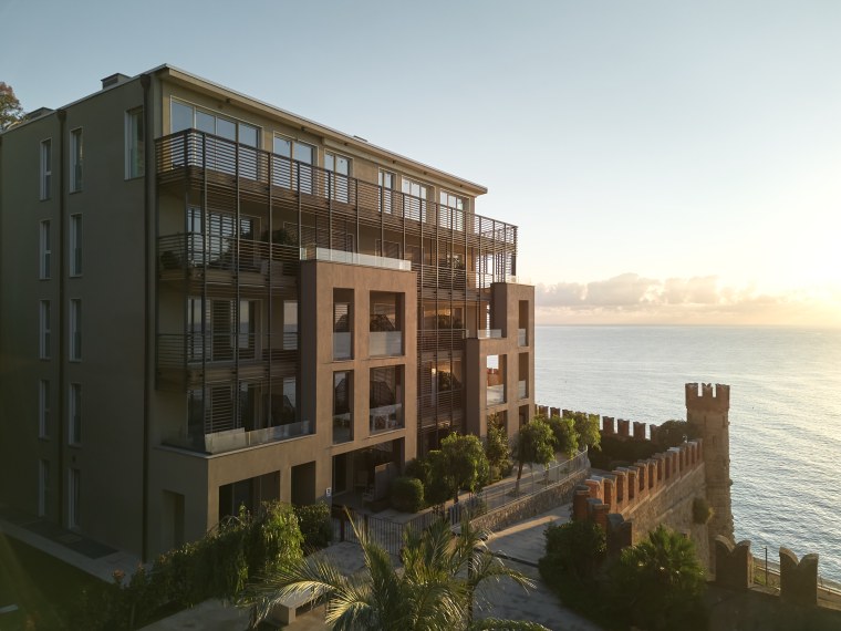 LG Electronics partner di Castello Borelli nel progetto residenziale di Borghetto S. Spirito LG Electronics partner di Castello Borelli nel progetto residenziale di Borghetto S. Spirito