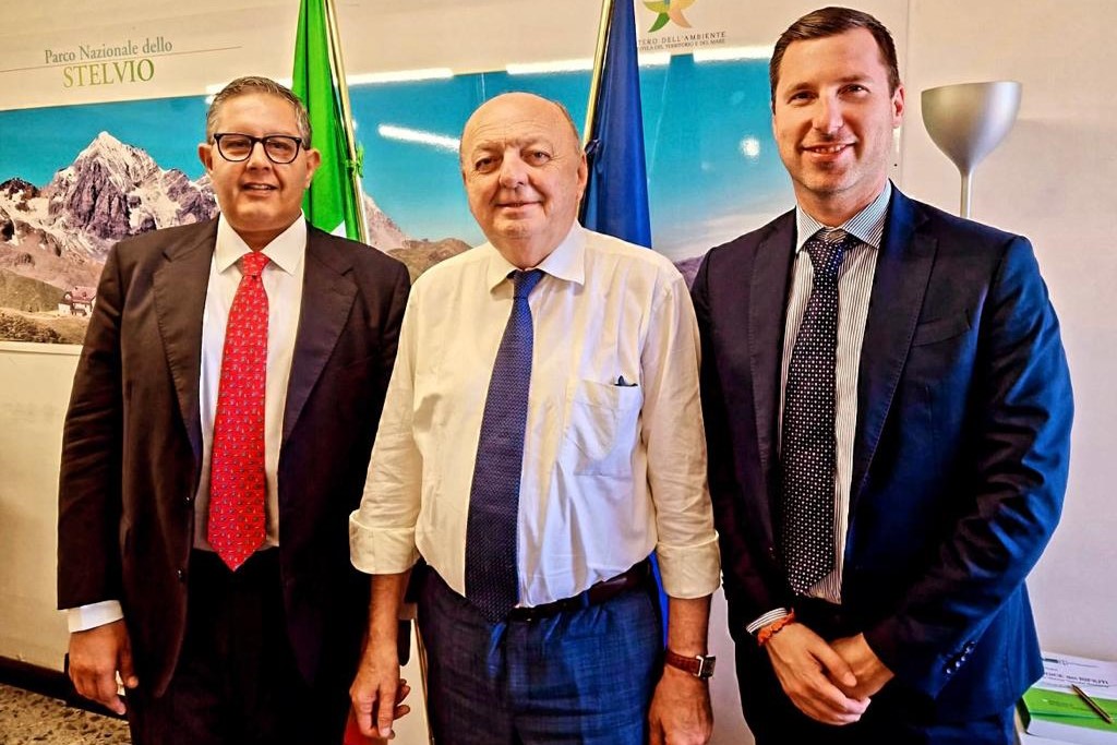 Ambiente: Toti incontra ministro Fratin su rigassificatore e Parco di Portofino Ambiente: Toti incontra ministro Fratin su rigassificatore e Parco di Portofino