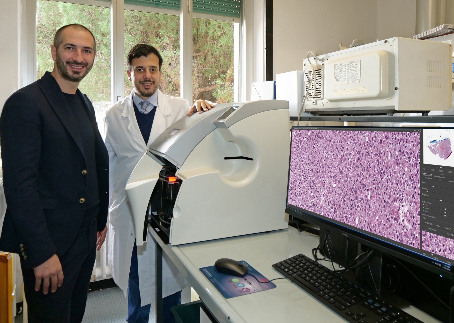 Gaslini: installato un nuovo strumento che digitalizza i vetrini cito-istologici Gaslini: installato un nuovo strumento che digitalizza i vetrini cito-istologici
