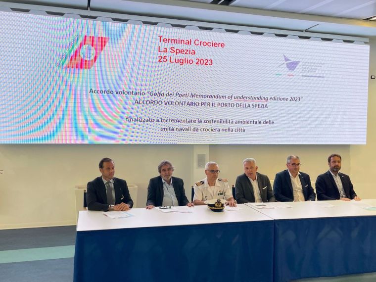 La Spezia: firmato oggi nuovo accordo per ridurre le emissioni delle navi da crociera La Spezia: firmato oggi nuovo accordo per ridurre le emissioni delle navi da crociera