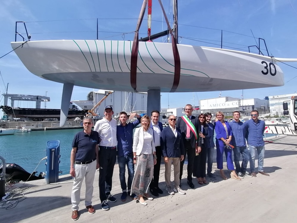 All’Innovation Village varato Ecoracer 30, primo monotipo interamente riciclabile al mondo All’Innovation Village varato Ecoracer 30, primo monotipo interamente riciclabile al mondo