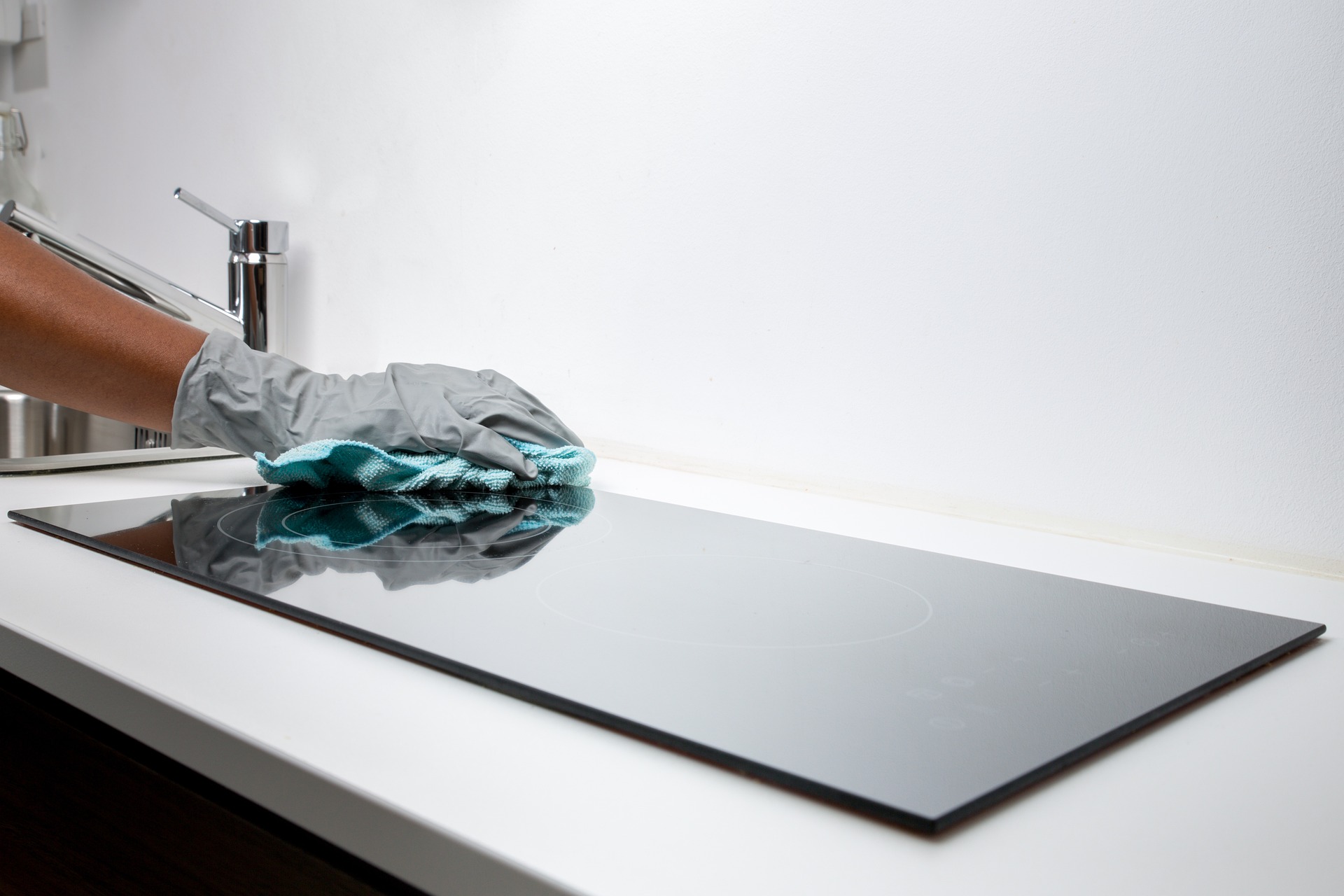 Lavoro domestico in crescita, ma il 52% è irregolare: in Liguria 32.299 colf e badanti assunti Lavoro domestico in crescita, ma il 52% è irregolare: in Liguria 32.299 colf e badanti assunti