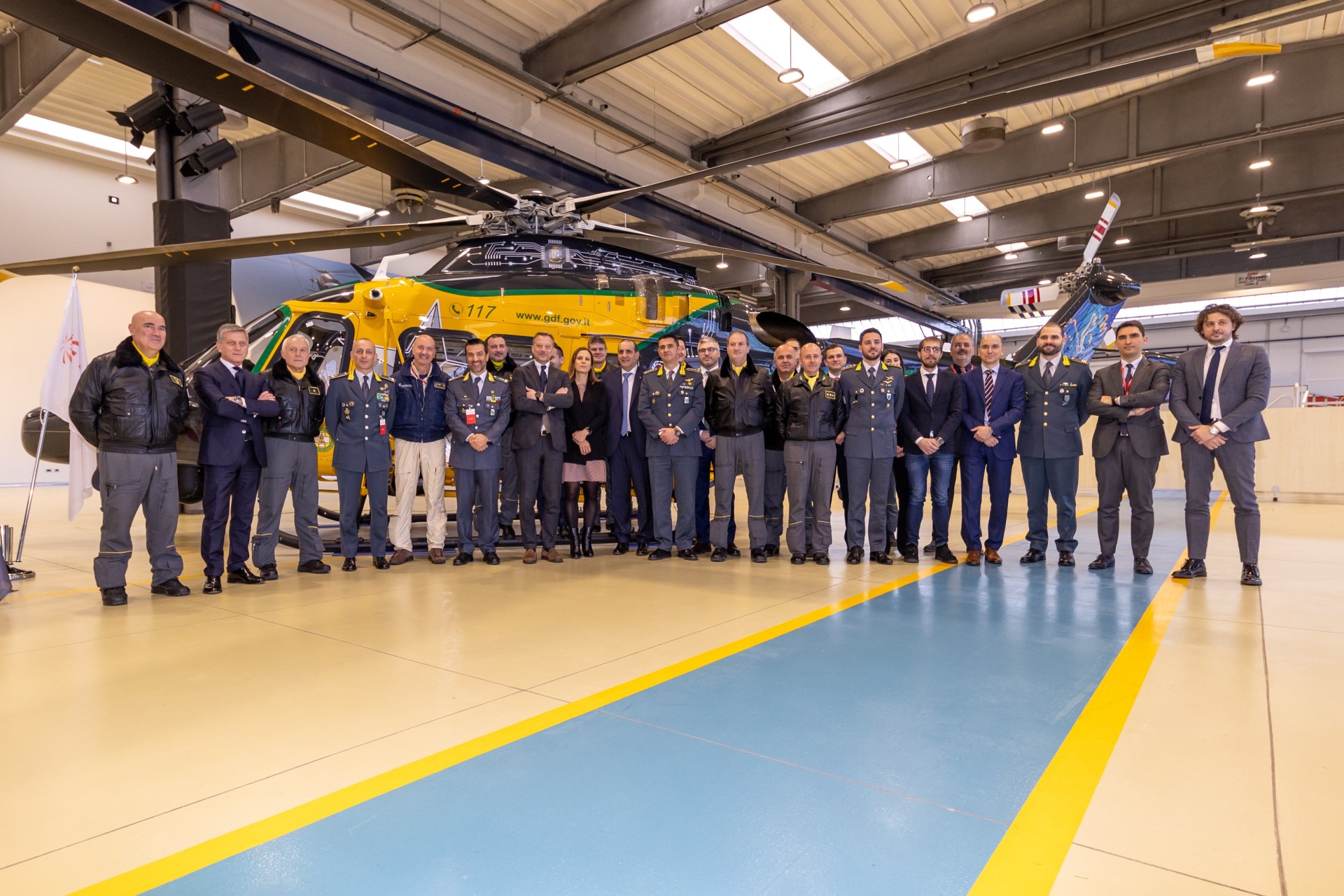 Leonardo: consegnato alla GdF il primo elicottero AW169M nuova configurazione Leonardo: consegnato alla GdF il primo elicottero AW169M nuova configurazione