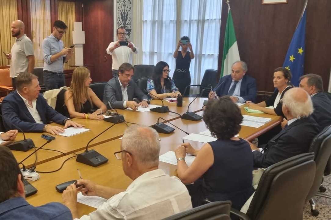 Emergenza caldo sui luoghi di lavoro: a Genova firmato l’accordo Emergenza caldo sui luoghi di lavoro: a Genova firmato l’accordo