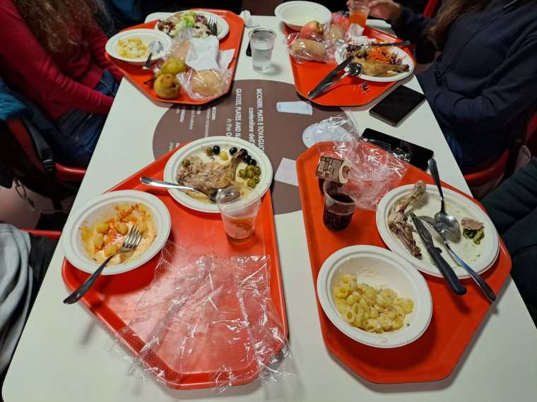 Differenziata 30 e lode: alla mensa universitaria Gastaldi parte il progetto Amiu-Aliseo Differenziata 30 e lode: alla mensa universitaria Gastaldi parte il progetto Amiu-Aliseo