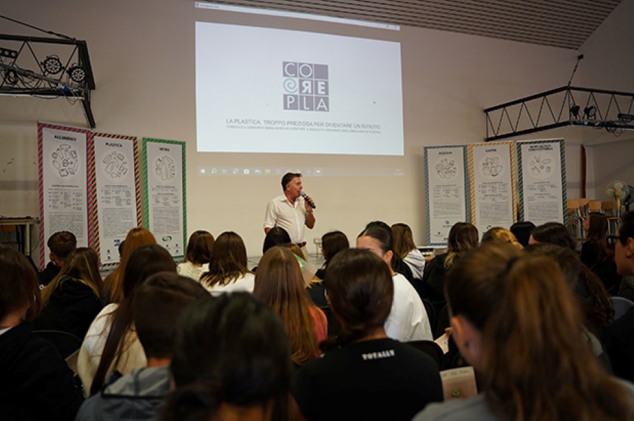 Educazione ambientale, le scuole superiori genovesi protagoniste di Green Game con Amiu Educazione ambientale, le scuole superiori genovesi protagoniste di Green Game con Amiu