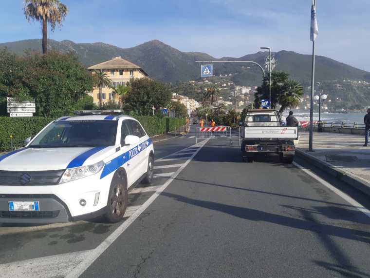 Maltempo, forte mareggiata su Ponente genovese e Levante savonese Maltempo, forte mareggiata su Ponente genovese e Levante savonese