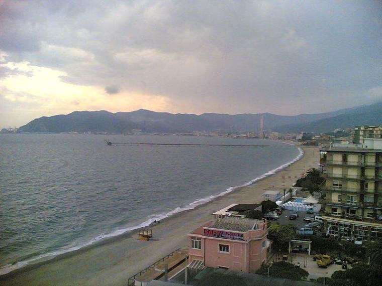 Rigassificatore, albergatori savonesi: «Così com’è il progetto non va bene» Rigassificatore, albergatori savonesi: «Così com’è il progetto non va bene»