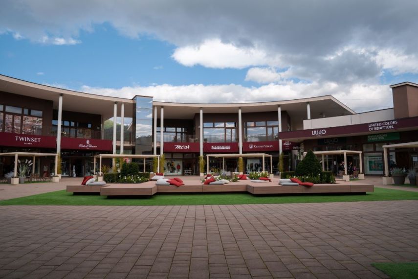 Brugnato 5Terre Outlet Village cerca 20 addetti alla vendita e store manager Brugnato 5Terre Outlet Village cerca 20 addetti alla vendita e store manager