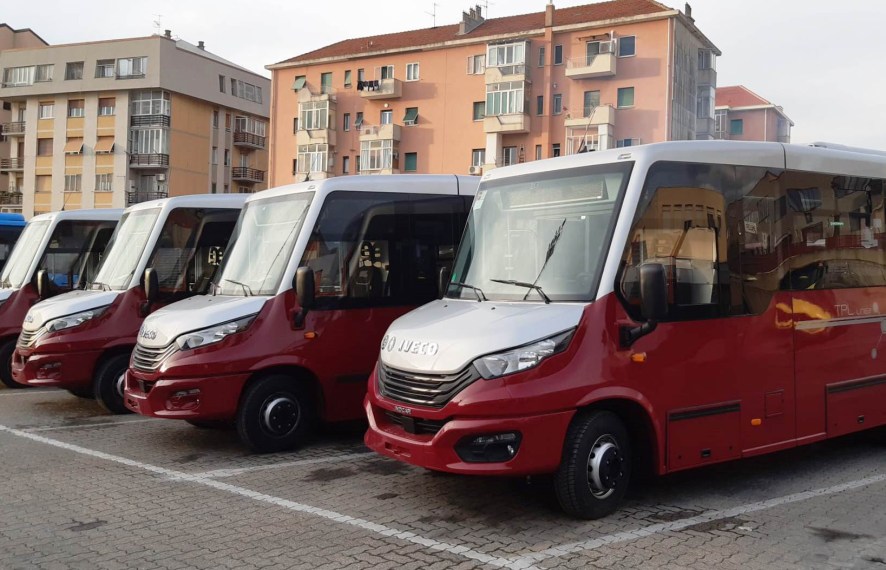 Tpl Linea: 4 nuovi autobus modello Mobi per il trasporto extraurbano Tpl Linea: 4 nuovi autobus modello Mobi per il trasporto extraurbano