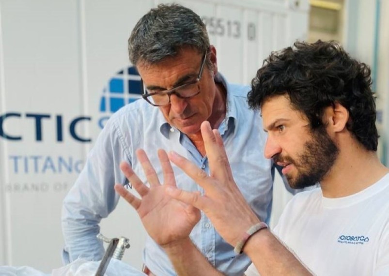 Gruppo Tarros è partner logistico di Acrobatica, barca-laboratorio di ricerche oceanografiche Gruppo Tarros è partner logistico di Acrobatica, barca-laboratorio di ricerche oceanografiche