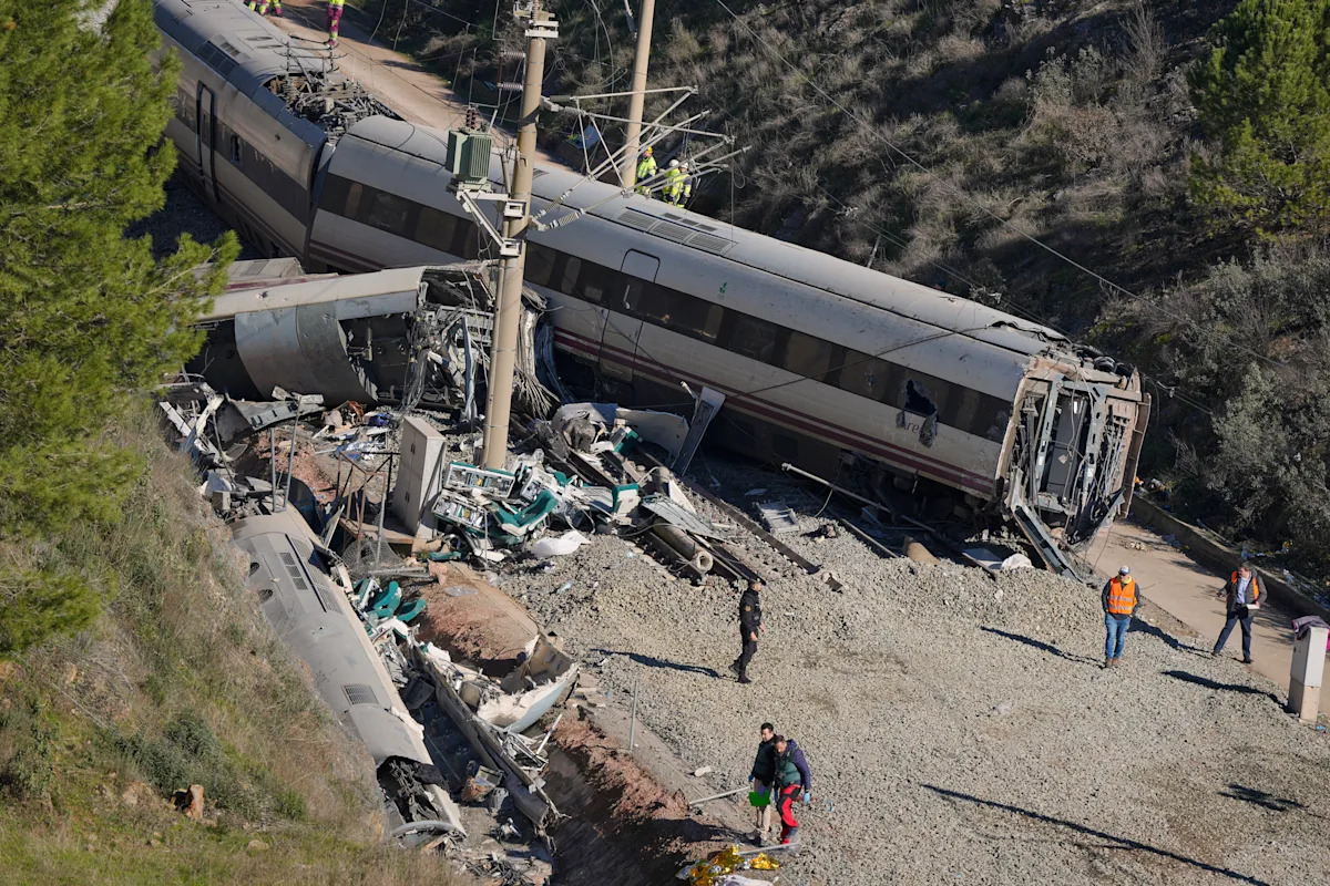 ‘The miracle’: 6-year-old girl is the sole survivor of a family that perished in Spanish train wreck ‘The miracle’: 6-year-old girl is the sole survivor of a family that perished in Spanish train wreck