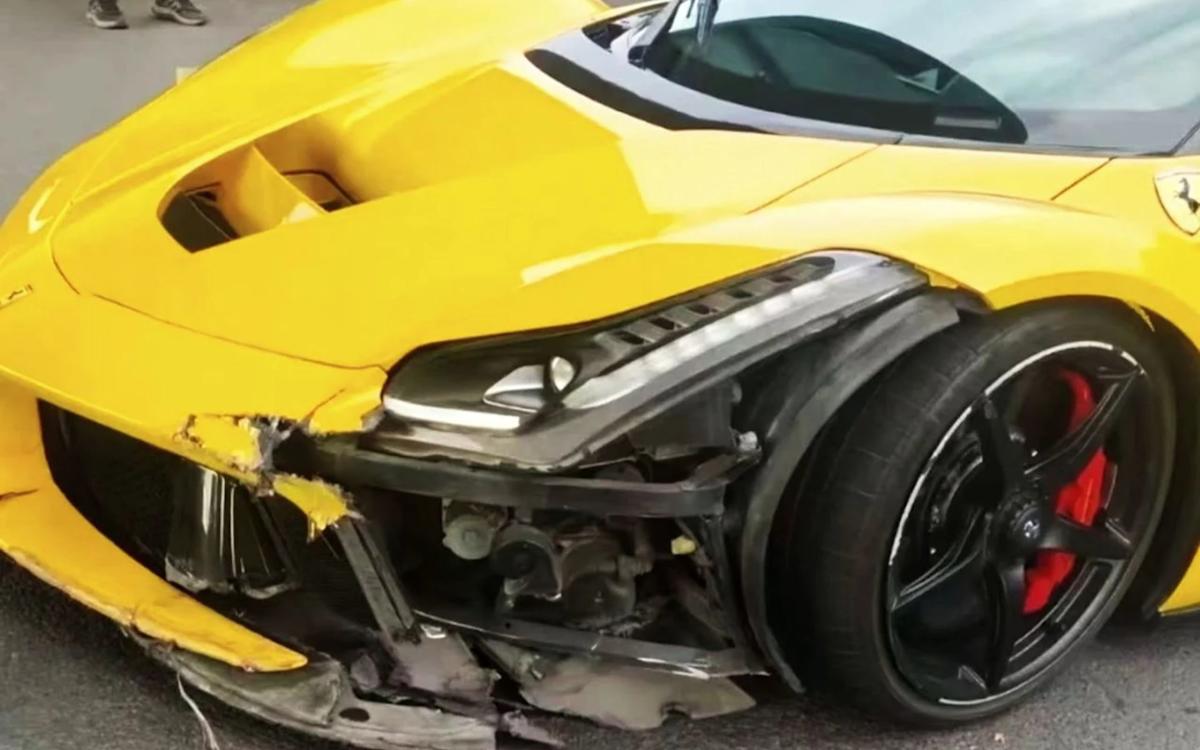 Ferrari LaFerrari Damaged in Crash in China Ferrari LaFerrari Damaged in Crash in China