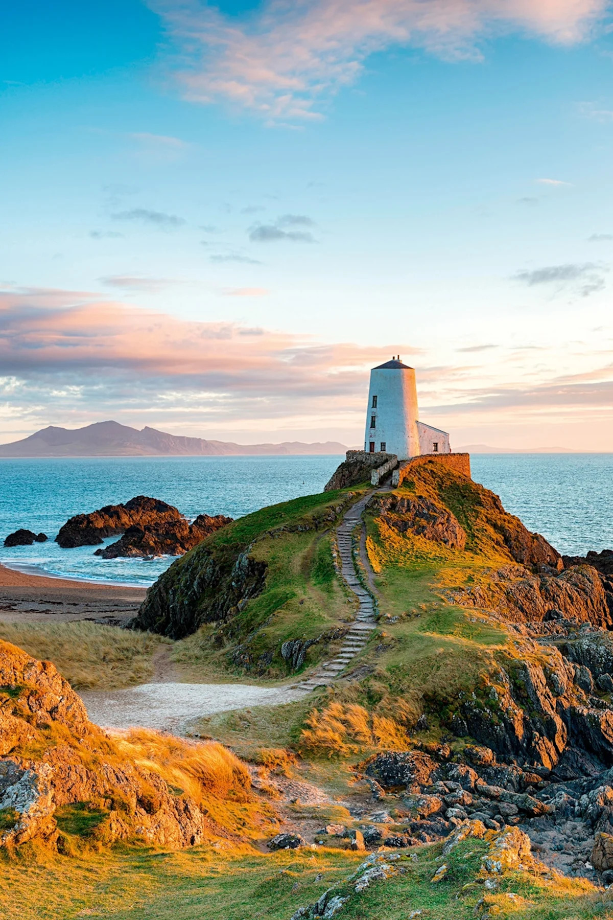 Two of the best long-distance hikes in the UK Two of the best long-distance hikes in the UK