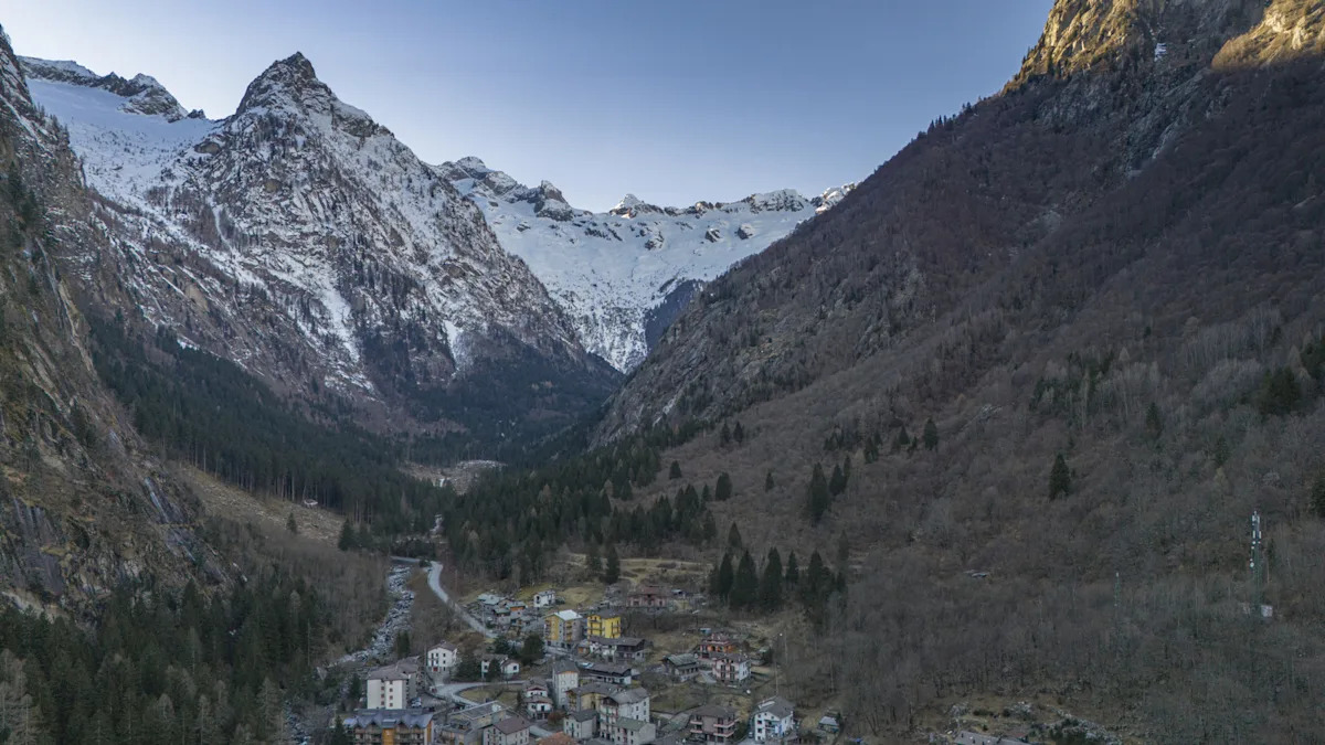Italy’s ‘Little Yosemite’ Is A Picturesque Nature Reserve Perfect For Climbing Enthusiasts Italy’s ‘Little Yosemite’ Is A Picturesque Nature Reserve Perfect For Climbing Enthusiasts