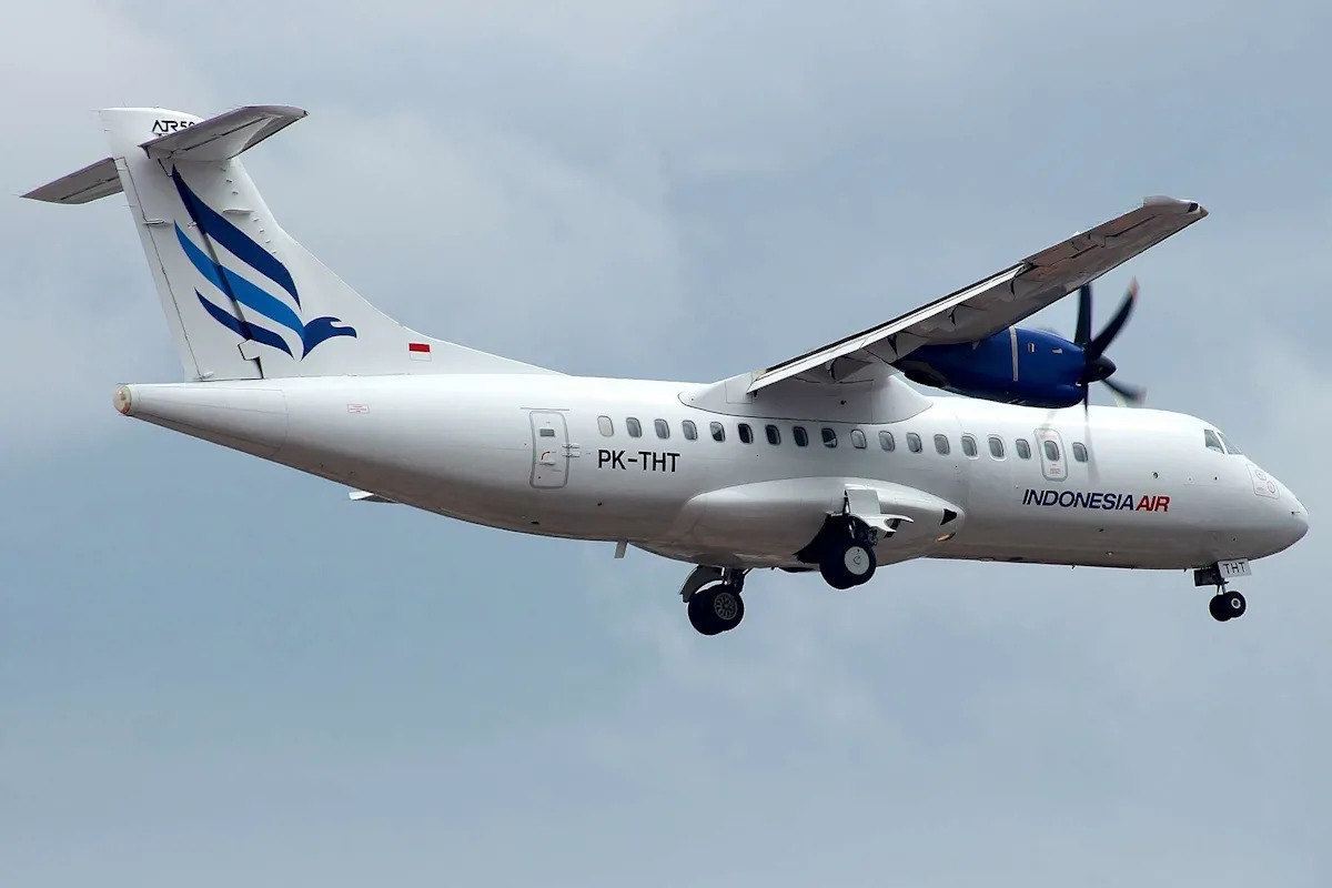 Plane Carrying 11 People Vanished from Radar During 2-Hour Flight. Search for Wreckage and Survivors Continues Plane Carrying 11 People Vanished from Radar During 2-Hour Flight. Search for Wreckage and Survivors Continues