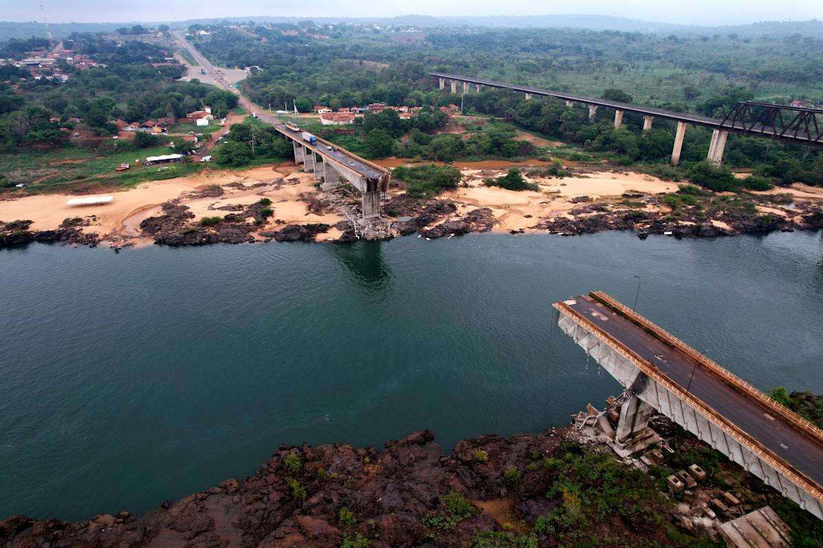 Brazil’s Navy finds the body of the 13th victim of a river bridge collapse; 4 are still missing Brazil’s Navy finds the body of the 13th victim of a river bridge collapse; 4 are still missing