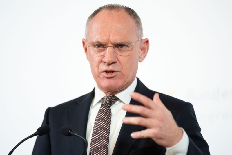 Austria plans more deportations to Syria and Afghanistan Austria plans more deportations to Syria and Afghanistan