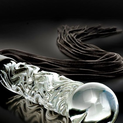 Icicles No. 38: Lederpeitsche mit Glasdildogriff Icicles No. 38: Lederpeitsche mit Glasdildogriff