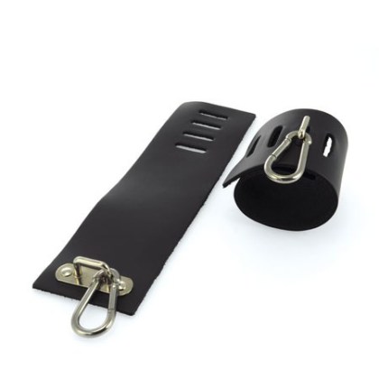 Leder-Handfesseln mit Karabinerhaken, schwarz Leder-Handfesseln mit Karabinerhaken, schwarz