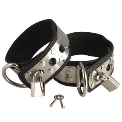 Leder-Metall-Fußfesseln mit Schloss Leder-Metall-Fußfesseln mit Schloss