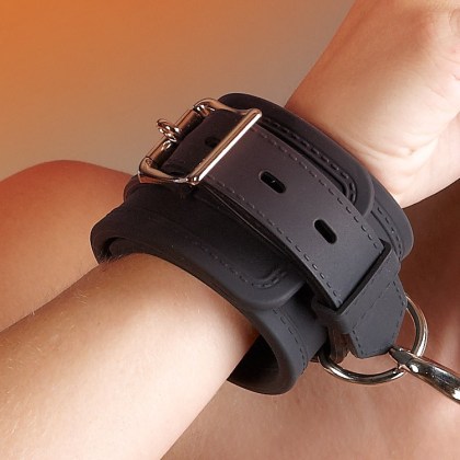 Bad Kitty Silikon-Handfesseln, schwarz Bad Kitty Silikon-Handfesseln, schwarz